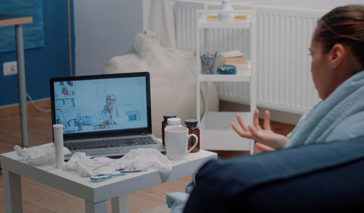 Doctor-discusses-serious-diagnosis-with-worried-patient.